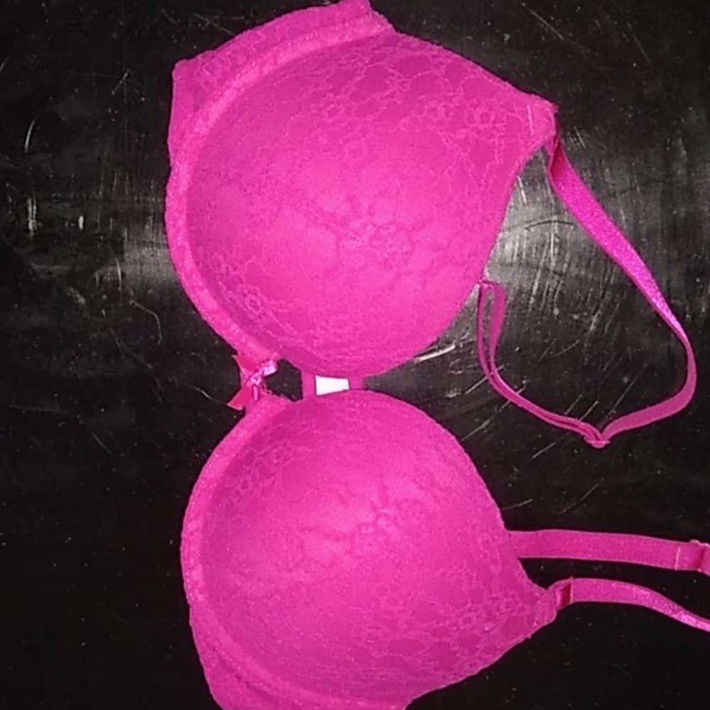 I Have 4 VS Bras I am Trying to TRADE